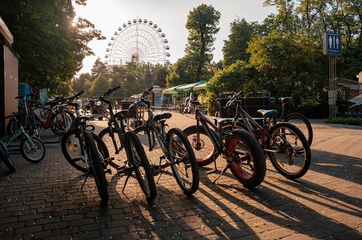 Велопарковка в Городском парке Краснодара 