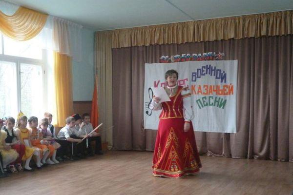Выступление Елены Болотиной на конкурсе военной казачьей песни