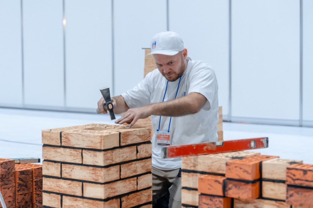 PCVR-16635.jpg PCVR-16635.jpg