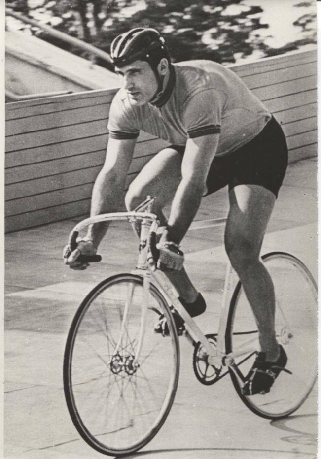 Первый советский чемпион мира в спринте О. Пхакадзе. 1960-е. Архив Общества «Динамо».jpg