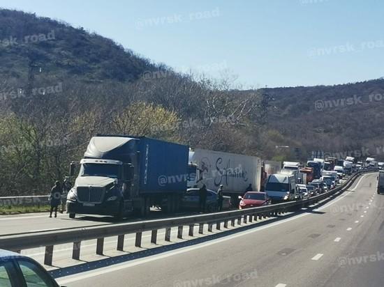 Авария под Новороссийском. Пробка