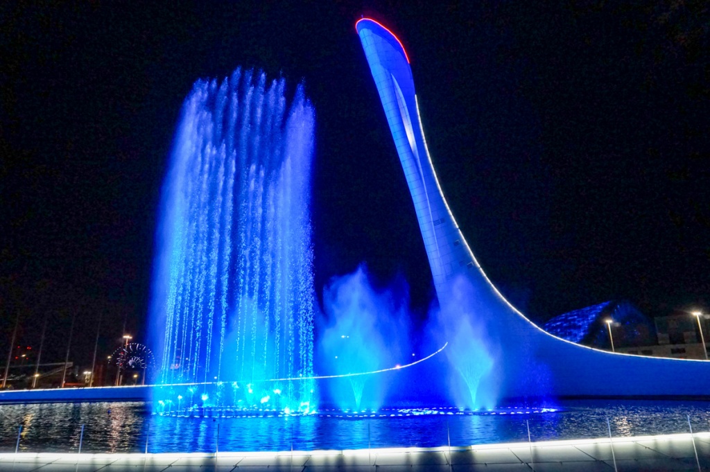 Поющий фонтан «Чаша Олимпийского огня» 