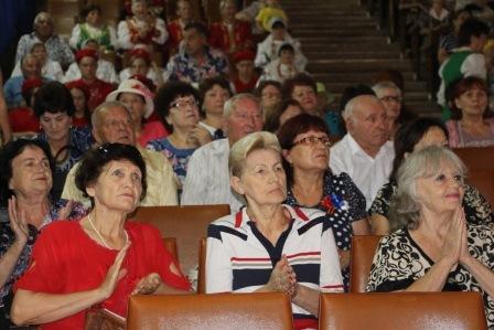 zriteli-na-koncerte-«Melodii-pobedi»-v-Tbilisskoi.jpg zriteli-na-koncerte-«Melodii-pobedi»-v-Tbilisskoi.jpg