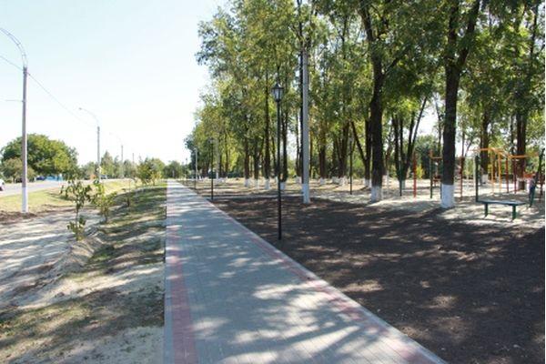 novii-trotuar-v-parke-tbilisskaya.jpg novii-trotuar-v-parke-tbilisskaya.jpg