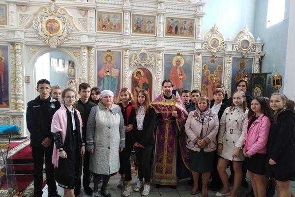 Тихорецкие ученики в Свято-Успенском Храме