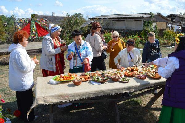 ugoschenie-stol-tbilisskaya.jpg