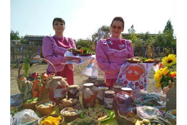Все гости смогли попробовать вкусные угощения Все гости смогли попробовать вкусные угощения