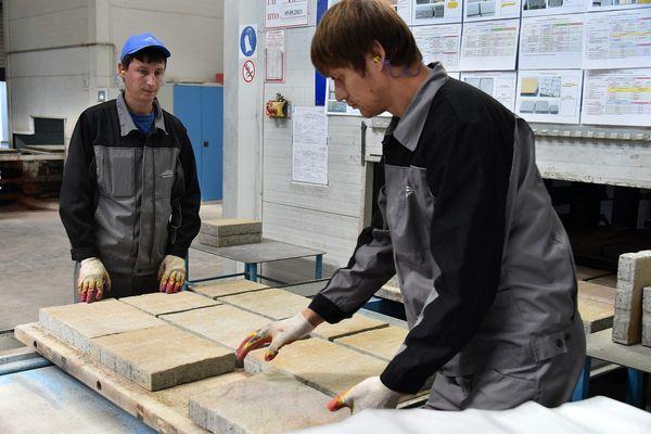 Губернатор посетил ряд промышленных предприятий города Губернатор посетил ряд промышленных предприятий города