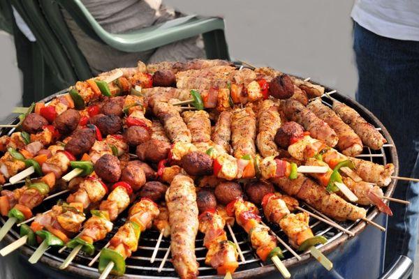 Вкусного шашлыка хватит всем Вкусного шашлыка хватит всем