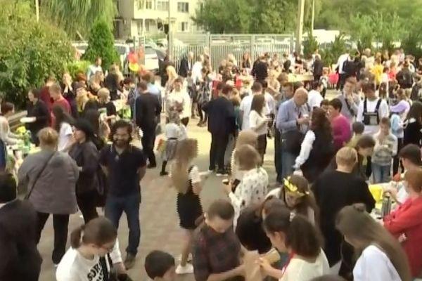 Огромное количество краснодарцев собрались на ярмарке Огромное количество краснодарцев собрались на ярмарке