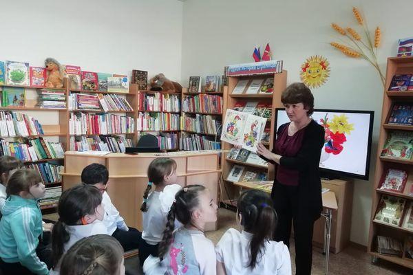 Литературный час для первоклассников на День матери
