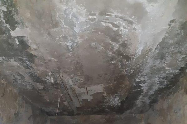 На головы жильцам падают куски перекрытий