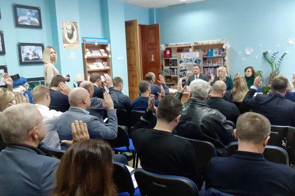 Голосование на внеочередной сессии в Усть-Лабинске