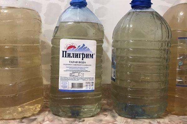 Воду сомнительного качества привезли новороссийцам