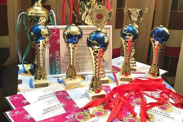 Награды с международного конкурса туапсинской школы танца "Движение"