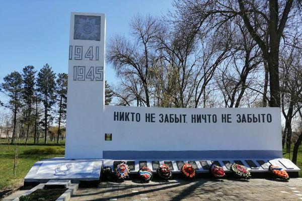 Отремонтированный мемориал в станице Восточная Отремонтированный мемориал в станице Восточная