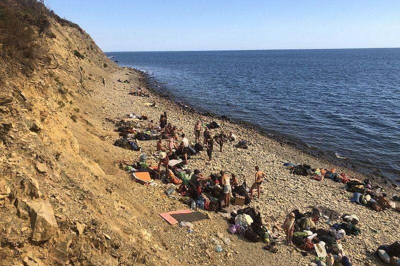 Горит Утриш: пожар в реликтовом лесу под Анапой продолжается вторые сутки