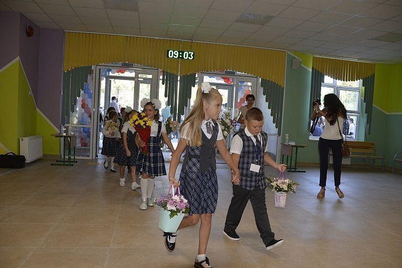 В Анапе начались уроки в новом школьном корпусе для начальных классов