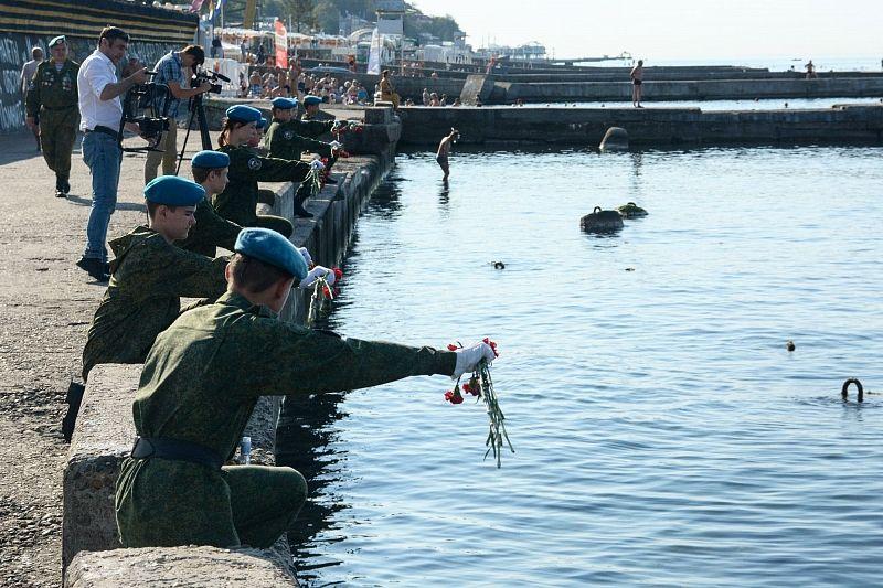 В Сочи состоялась акция «Цветы памяти»