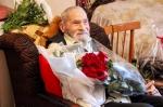 Вениамин Кондратьев поздравил с юбилеем ветерана Великой Отечественной войны Петра Колесника - https://ki-news.ru