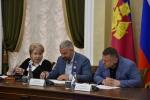 Комитет по вопросам предпринимательства инвестиций, информатизации и связи, потребительского рынка прошел в Городском Собрании - https://gs-sochi.ru/