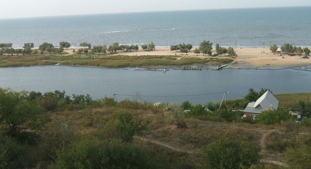 Грязевое озеро Голубицкое