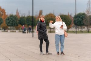 На Кубани в честь 8 марта женщины смогут бесплатно прокатиться на канатке, озерном трамвайчике и сходить в зоопарк