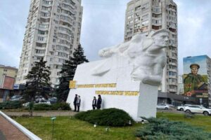 Частицу Вечного огня с Могилы Неизвестного Солдата доставили из Москвы в Новороссийск
