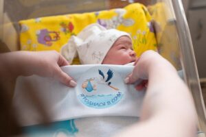 Мамы малышей, рожденных в Сочи в День города, получили подарки