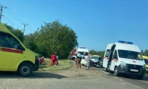 Один человек погиб и четверо пострадали в ДТП с участием такси под Краснодаром