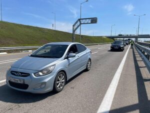 Движение по Крымскому мосту открыли после приостановки