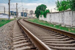 В Краснодаре женщина попала под колеса пассажирского поезда