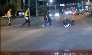 В Краснодаре пятеро парней с кулаками налетели на автоинспекторов