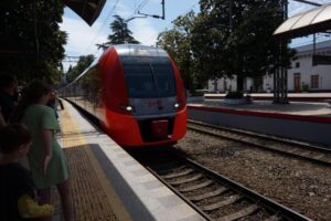 Москвич стал 10-тысячным пассажиром «Ласточки» по направлению Сочи – Гагра