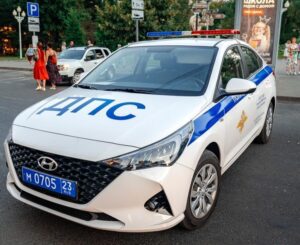 Грузовик спровоцировал массовое ДТП с 7 легковушками и бензовозом на Кубани