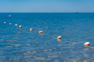 В Сочи спасатели третий день ищут пропавшего в море мужчину