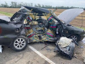 На Кубани в аварии пострадали трое, один погиб