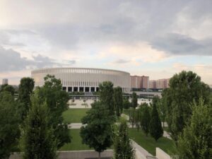 Полиция ищет женщину, гулявшую голышом по парку «Краснодар»