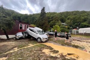 Трое человек пропали в Туапсинском районе во время потопа