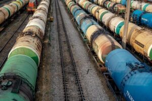 Мужчину ударило током при попытке перелезть через вагон на вокзале Краснодар-2