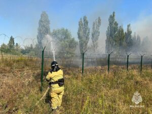 В Северском районе несколько часов тушат крупный пожар