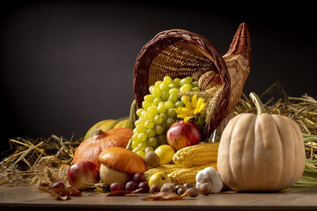 festive-cornucopia-arrangement-with-delicious-foods.jpg festive-cornucopia-arrangement-with-delicious-foods.jpg