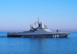 Военный корабль открыл предупредительный огонь в Черном море: что об этом известно