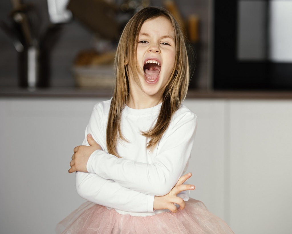 front-view-girl-tutu-skirt-with-mouth-wide-open.jpg front-view-girl-tutu-skirt-with-mouth-wide-open.jpg