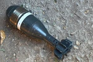 Мину возле мусорного бака обнаружили во дворе многоэтажки в Краснодаре