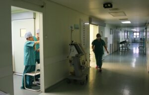 В Краснодаре больше недели ищут сбежавшего из больницы пенсионера