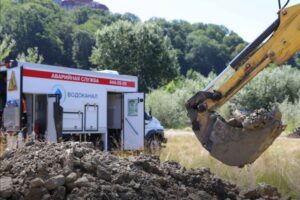 Строители серьезно повредили коллектор в микрорайоне Мамайка в Сочи