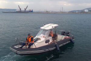 Двух парней чуть не унесло в открытое море в районе Новороссийска