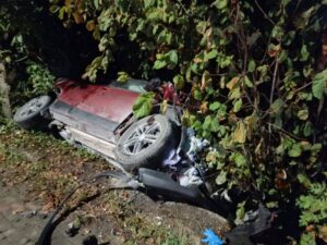 Под Геленджиком иномарка влетела в грузовик, водитель погибла