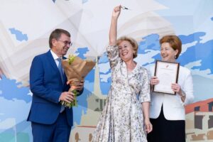 В Сочи 13 учителей в День знаний получили ключи от квартир